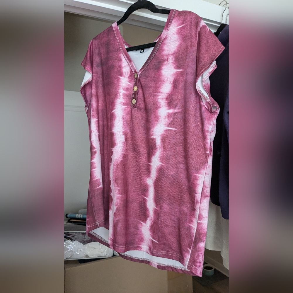Ladies Vneck Tee